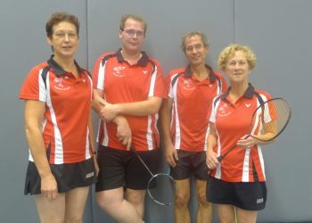 Badmintonclub Holten in nieuw jasje badmintonclub 
