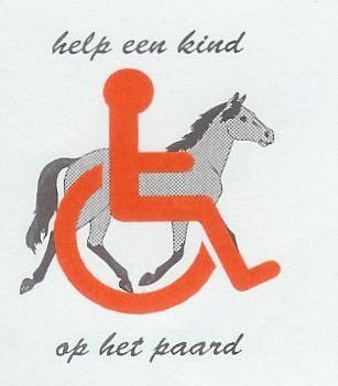 Help een kind op het paard 