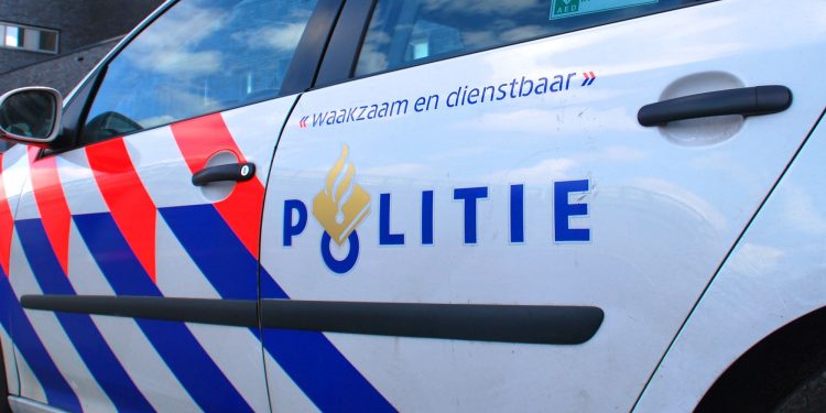 Verlaten plaats van verkeersongeval Canadastraat te Holten politie aanrijding 