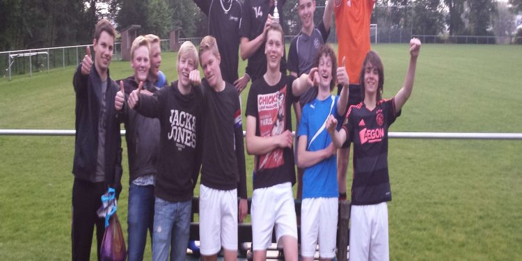 1e editie ketenvoetbaltoernooi voor jongeren viavie welzijn 