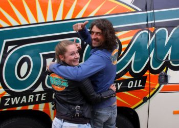 Tante Rikie als kassière bij AH Holten 
