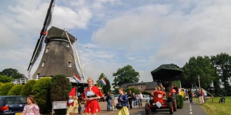 HoltensNieuws.nl Zeer geslaagd en gezellig Dijkerhoeksfeest weekend Zeer geslaagd en gezellig Dijkerhoeksfeest weekend dijkerhoeksfeest dijkerhoek brandweer bonte paard