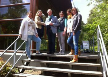 Veel belangstelling voor grote herdenking Canadese begraafplaats. muller canadese begraafplaats 