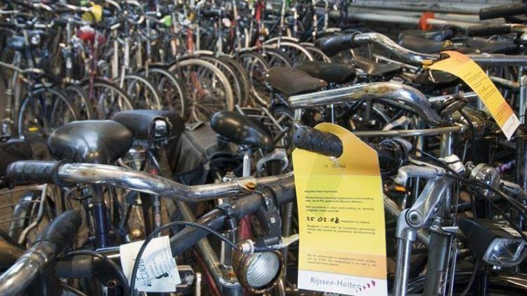 Opruimen fietswrakken bij NS-station gemeente 