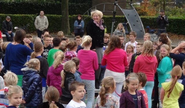 Grote feestdag voor juf Bolte van de Haarschool haarschool 