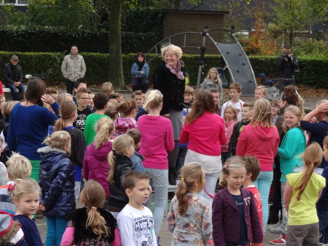 Grote feestdag voor juf Bolte van de Haarschool haarschool 