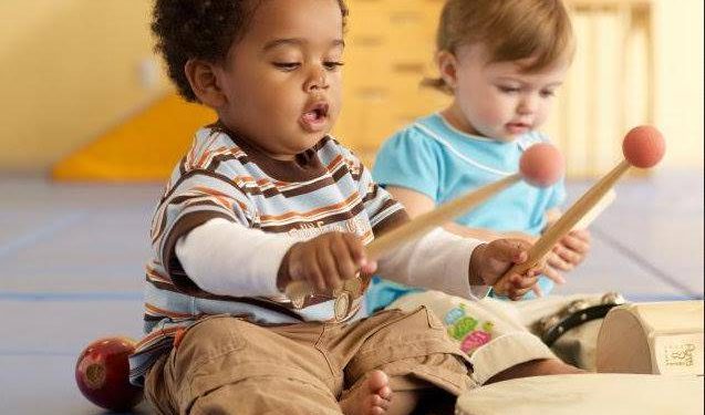 Muziekschool Rijssen brengt Muziek op schoot naar Holten 