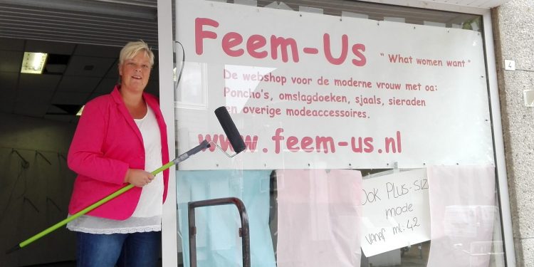 HoltensNieuws.nl Feem-Us opent winkel in Holten Feem-Us opent winkel in Holten brandweer