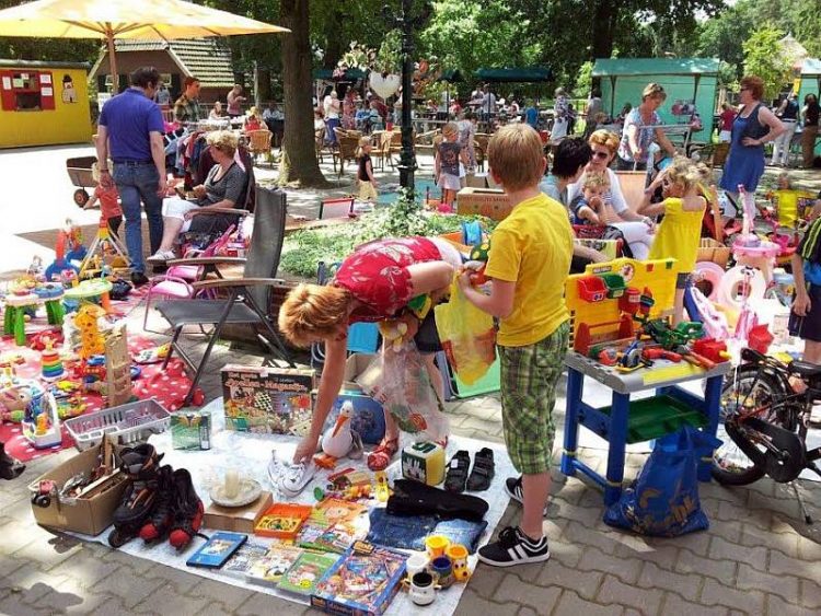 Kleedjesmarkt bij Dondertman espelo dondertman 