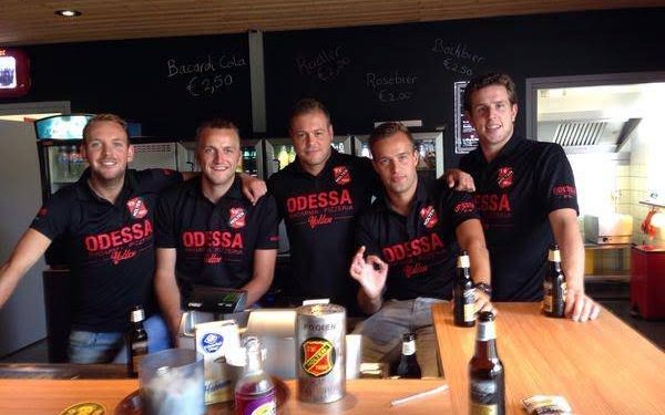 Odessa en Kaaijk Montage nieuwe sponsor kantinepersoneel VV Holten vvholten 