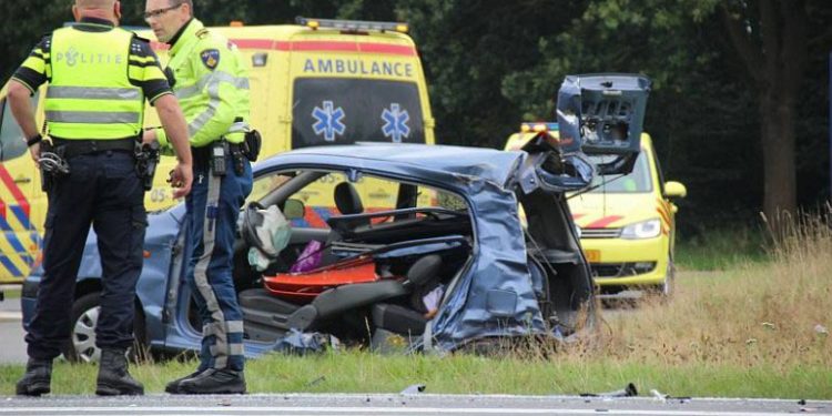 Verkeersongeval Raalterweg politie brandweer aanrijding 