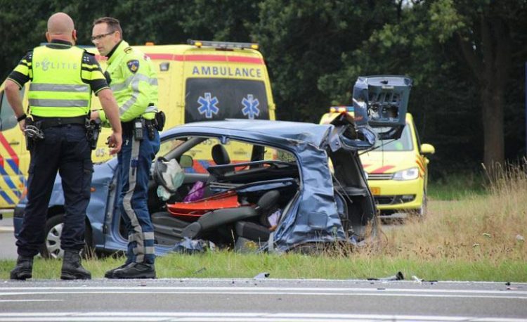 Verkeersongeval Raalterweg politie brandweer aanrijding 