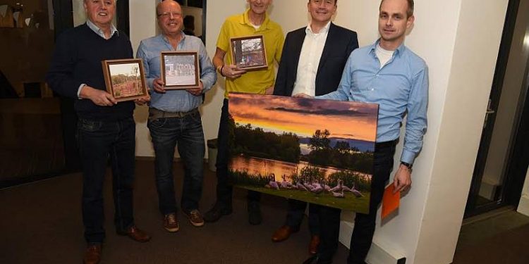HoltensNieuws.nl Prijsuitreiking winnaars fotowedstrijd Prijsuitreiking winnaars fotowedstrijd gemeente