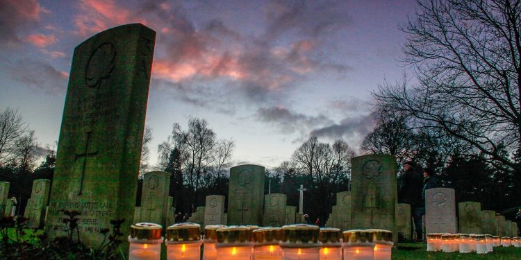 HoltensNieuws.nl Herdenking op Canadese begraafplaats om 16:30 uur Herdenking op Canadese begraafplaats om 16:30 uur canadese begraafplaats