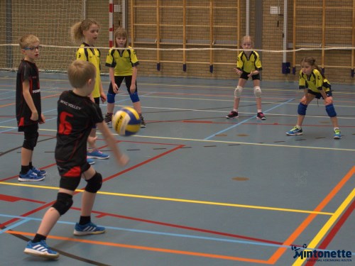 CMV 3 blijft op koers mintonette 