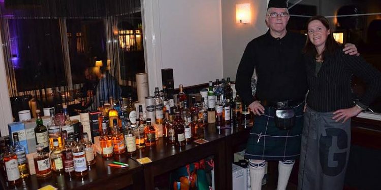 HoltensNieuws.nl Grote animo voor "Whiskyproeverij" Grote animo voor "Whiskyproeverij"