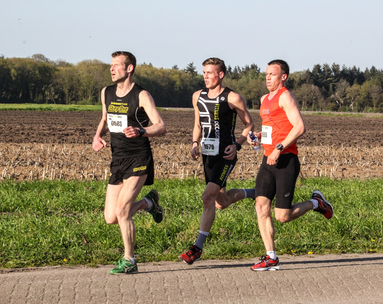 Mark Muller wint 10 km bevrijdingsloop muller atletiekvereniging 