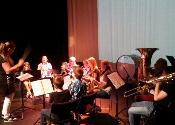 Drumband reünie HMV groot succes oudheidkamer hmv daglicht 