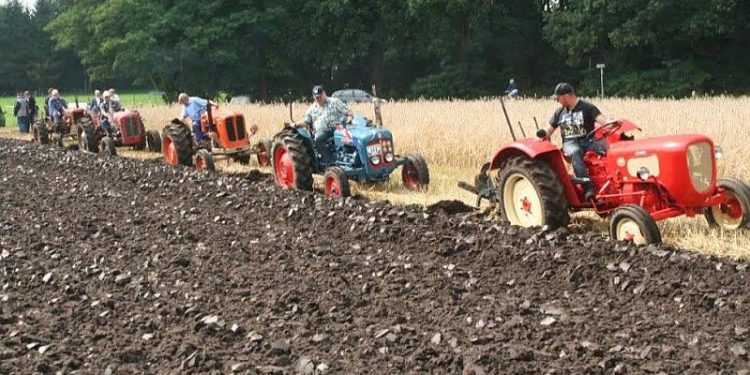 Nostalgische ploegdemonstratie geslaagd 