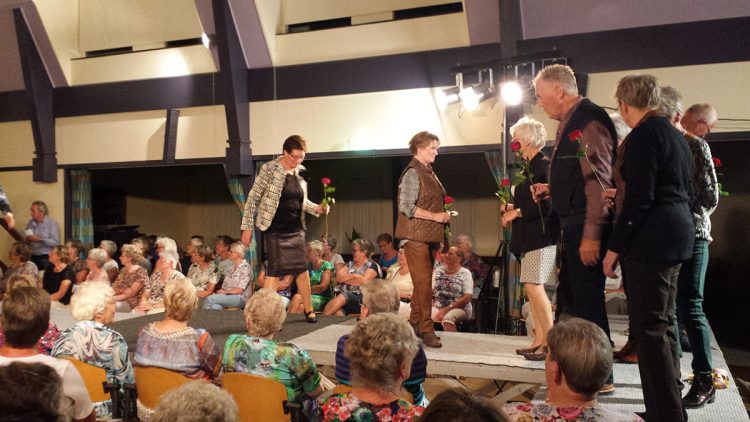 Spetterende modeshow bij Vrouwen van Nu Holten vrouwen van nu 