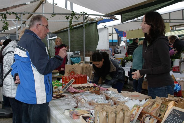 Duurzaam Holten 5 jaar: feestelijke tiende Streek- en duurzaamheidsmarkt smidsbelt gemeente duurzaam holten 