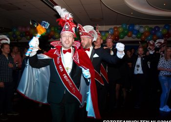 Mark Wander Drent en Rik Dalhuisen nieuwe Prins en Adjudant Fienpreuvers fienpreuvers carnaval bonte paard 