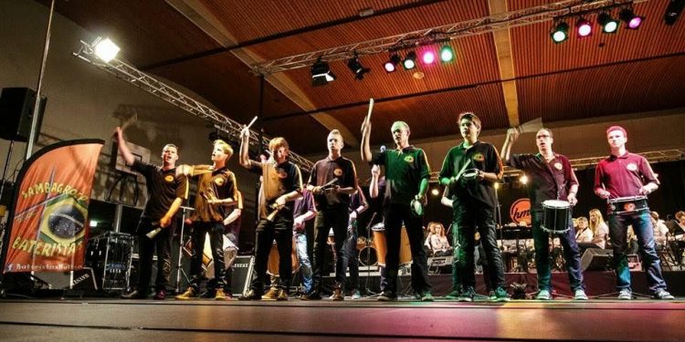 Slagwerkspektakel met ruim 90 slagwerkers Jubileum hmv 