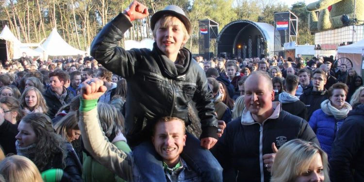 VanVelzen en Douwe Bob op tweede editie De Beer is Los! espelo de beer is los 