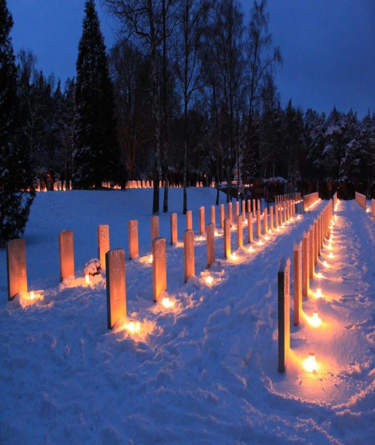 Herdenkingslichtjes op kerstavond svnf canadese begraafplaats 