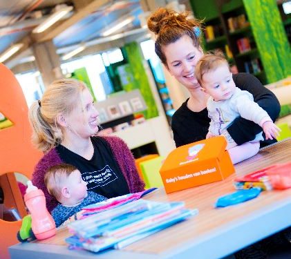 BoekStartochtend wordt MamaPapacafé bibliotheek 