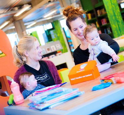 BoekStartochtend wordt MamaPapacafé bibliotheek 
