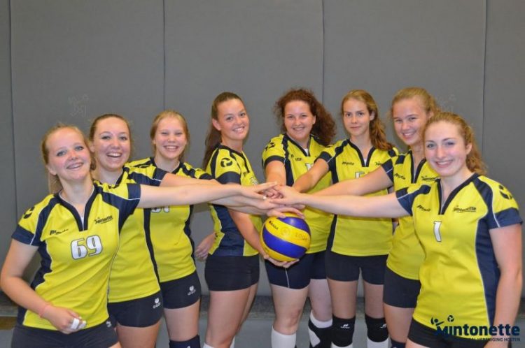 Strijdlustige volleybalmeiden A1 pakken de winst mintonette 