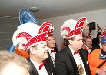 HoltensNieuws.nl opgenomen in de huisorde van c.v. De Fienpreuvers fienpreuvers carnaval 