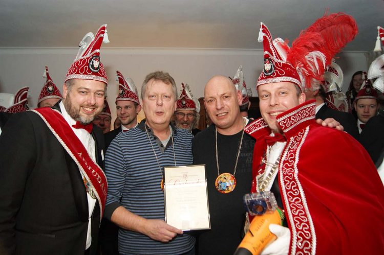 HoltensNieuws.nl opgenomen in de huisorde van c.v. De Fienpreuvers fienpreuvers carnaval 