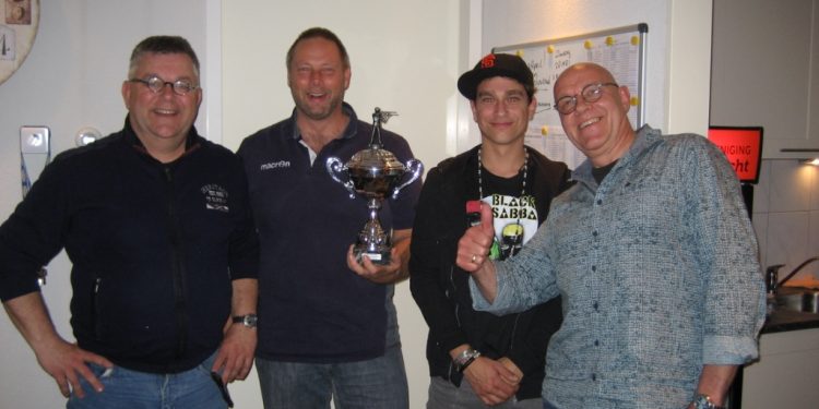 AMBU-Team wint Eendrachtbokaal 