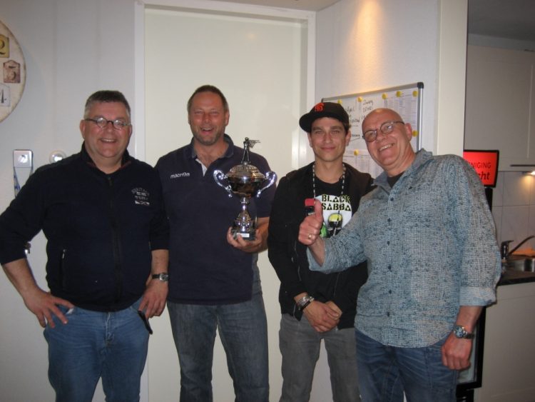 AMBU-Team wint Eendrachtbokaal 