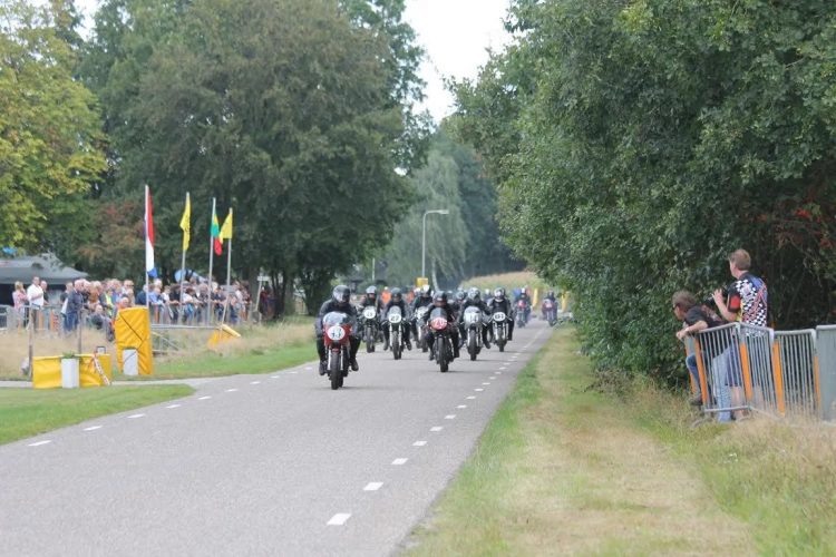 25e Klassieker Motorrace op Koningsdag bij MAC mac Jubileum 