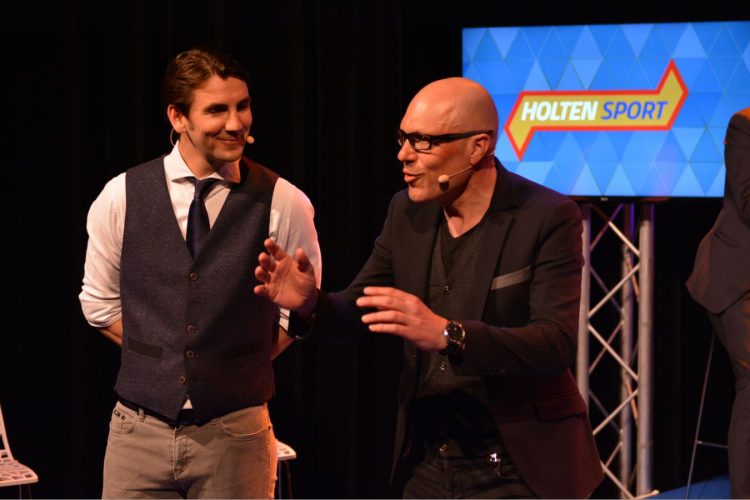 Avondje wielertheater met Gert Jakobs & Laurens Jan Stam triathlon tastoe kulturhus 