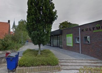 Politie zoekt bestuurder van Renault Twingo politie 