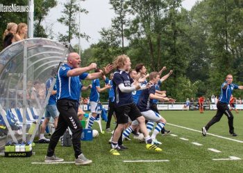 Eerste elftal Blauw Wit '66 promoveert naar tweede klasse blauwwit 