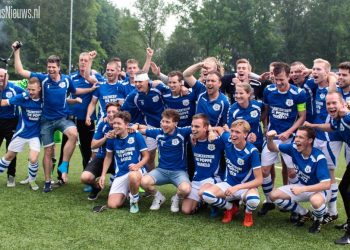 Stratenvoetbal 16 juni blauwwit 