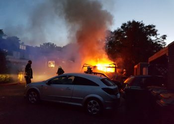 Caravanbrand in de Kenemansstraat politie brandweer 