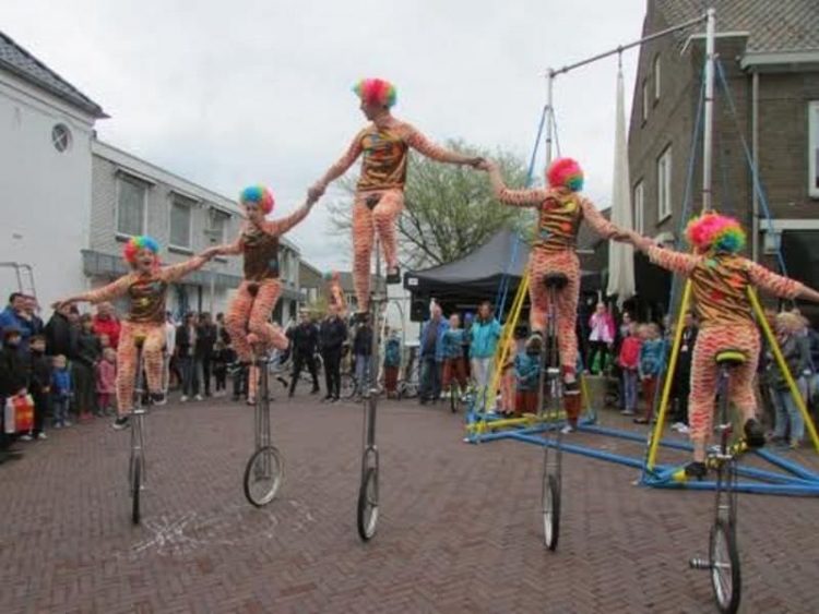 Jeugdcircus met wervelende show bij kinderboerderij Dondertman dondertman 