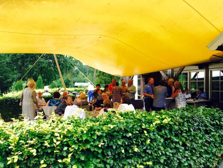 Zomercafe voor oudere singles (±55-75jr) Outdoors Holten 