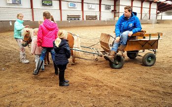 Beurs Ruiter- en paardenspullen voor goede doel van start snorrewind 