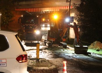 Waterleiding knapt, Holten zonder water politie brandweer 