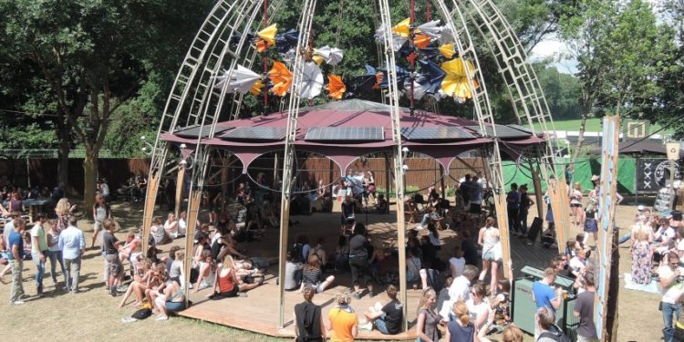 Vijfde editie Kom d’r Uutmarkt bol van activiteiten uutmarkt smidsbelt kulturhus 