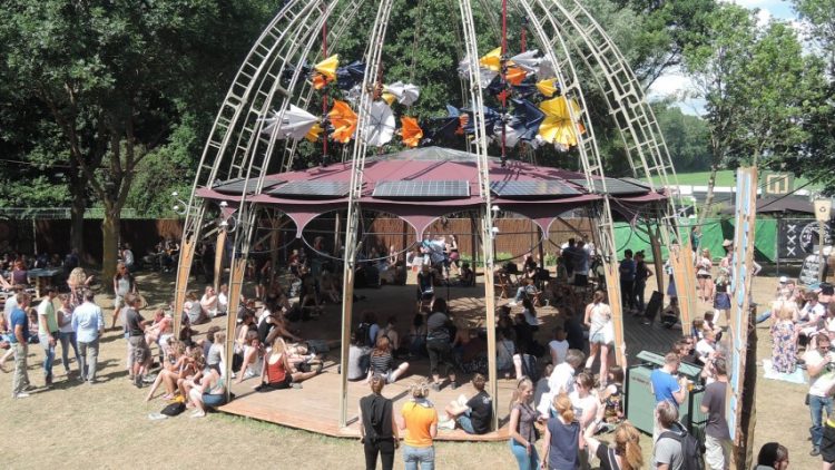 Vijfde editie Kom d’r Uutmarkt bol van activiteiten uutmarkt smidsbelt kulturhus 