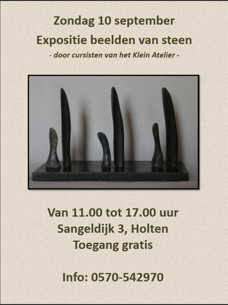 Expositie beelden van steen 