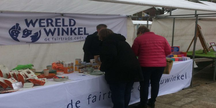 Wereldwinkel Holten aanwezig op streek- en duurzaamheidsmarkt. smidsbelt kulturhus duurzaam holten 